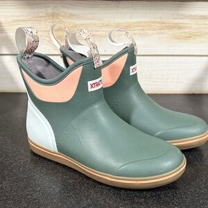 XTRATUF Women's Green, Light Green and Pink Boots Size 8 Womens LIKE NEW!